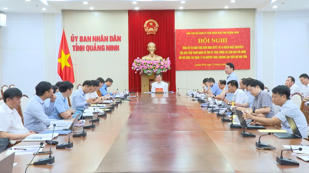 Quang cảnh cuộc họp