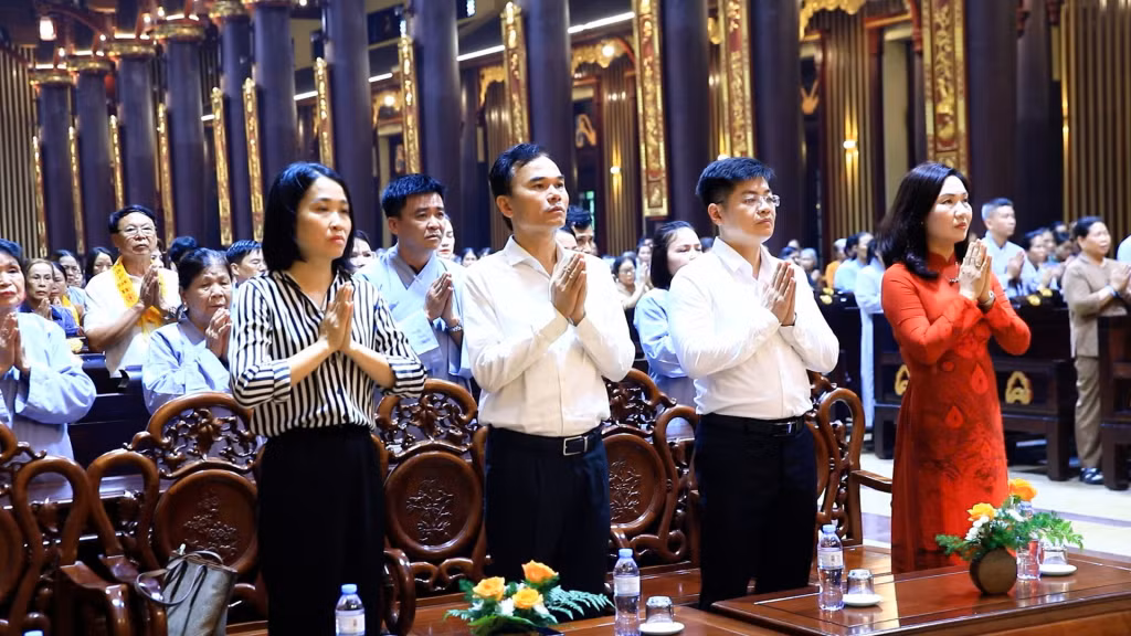 Đồng chí Nguyễn Thị Hạnh, Phó Chủ tịch UBND tỉnh tham dự buổi lễ.