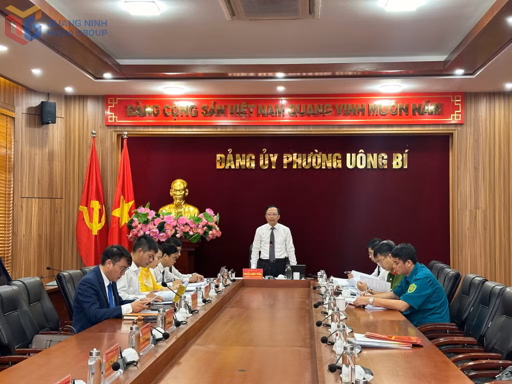 Đảng ủy phường Uông Bí tổ chức hội nghị Ban Thường vụ.
