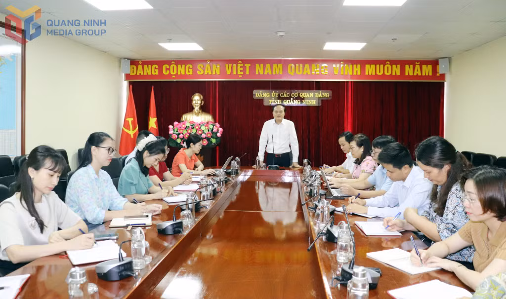 Đảng ủy các cơ quan Đảng tỉnh họp triển khai công tác tuyên truyền, trang trí, khánh tiết Đại hội Đảng bộ các cơ quan Đảng tỉnh lần thứ I.&nbsp;