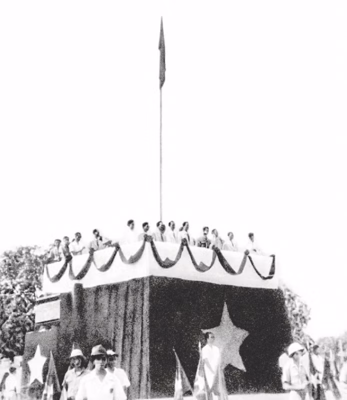 Ngày 2/9/1945, tại Quảng trường Ba Đình - Hà Nội, Chủ tịch Hồ Chí Minh đọc bản Tuyên Ngôn Độc Lập, khai sinh ra nước Việt Nam Dân chủ Cộng hòa. (Ảnh tư liệu)