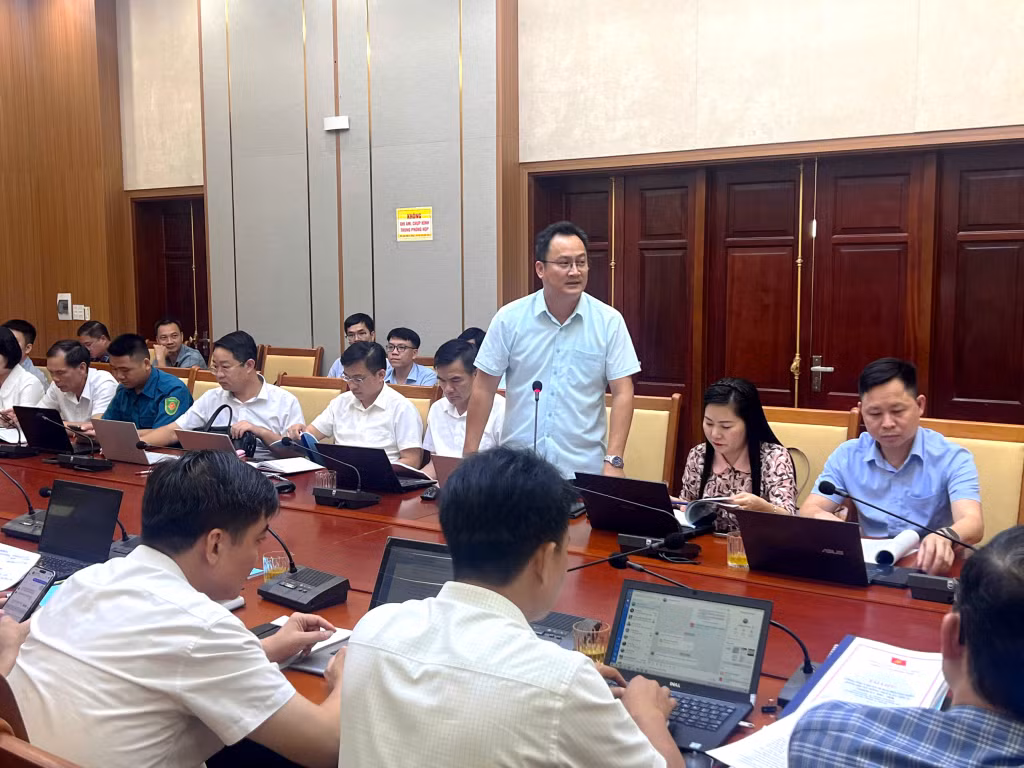 Đại diện lãnh đạo xã Đông Ngũ phát biểu tại buổi làm việc