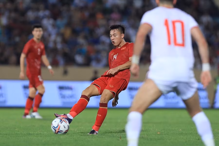 Tiền vệ Thái Sơn tìm lại phong độ trong màu áo U23 Việt Nam. Ảnh: Minh Dân