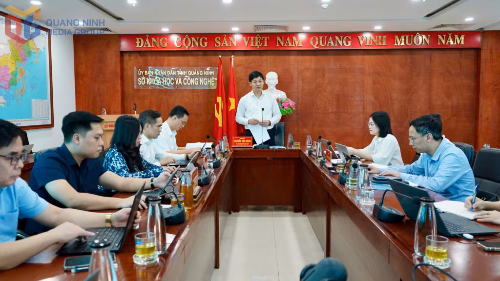 Phó Chủ tịch UBND tỉnh Nguyễn Văn Công phát biểu chỉ đạo tại buổi làm việc.