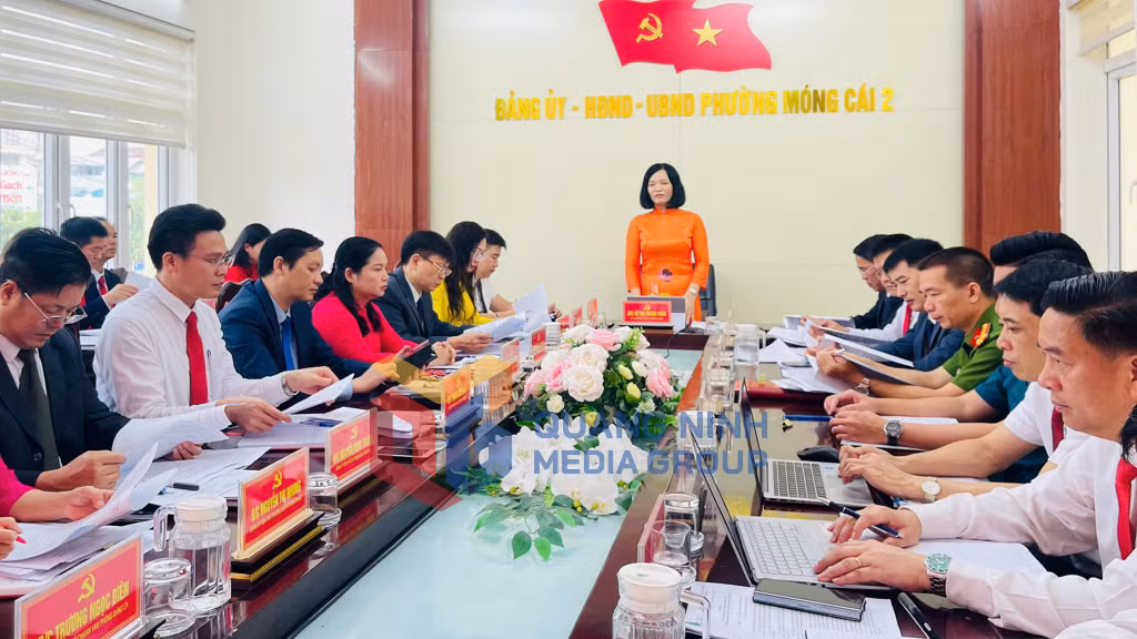 Hội nghị Ban Chấp hành Đảng bộ phường Móng Cái 2 (7-2025). Ảnh: PV