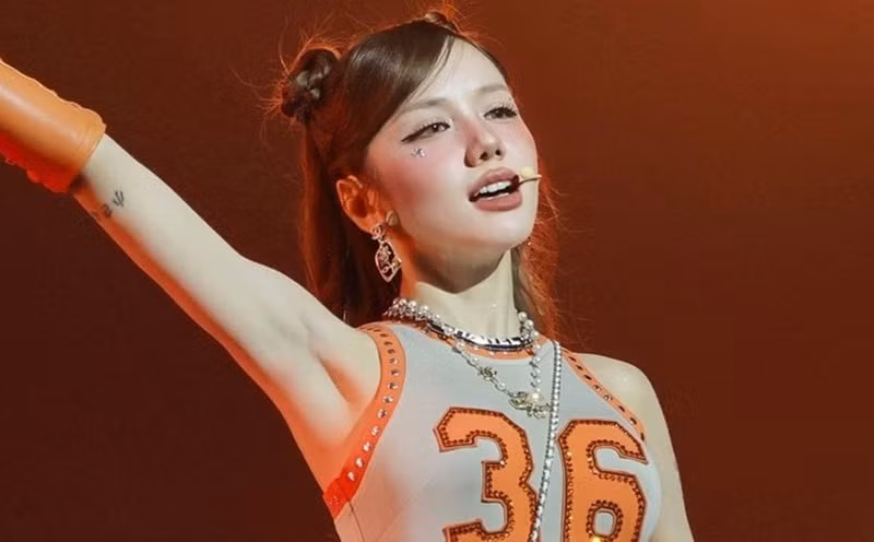 Phương Ly trong “Em xinh say hi“. Ảnh: VieOn