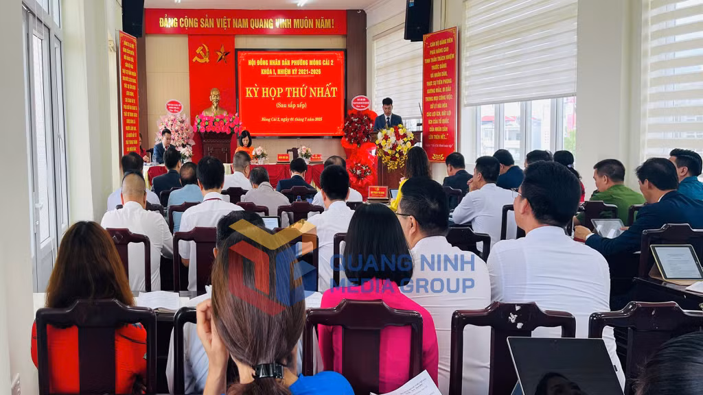 Quang cảnh kỳ họp HĐND phường Móng Cái 2 (7-2025). Ảnh: PV