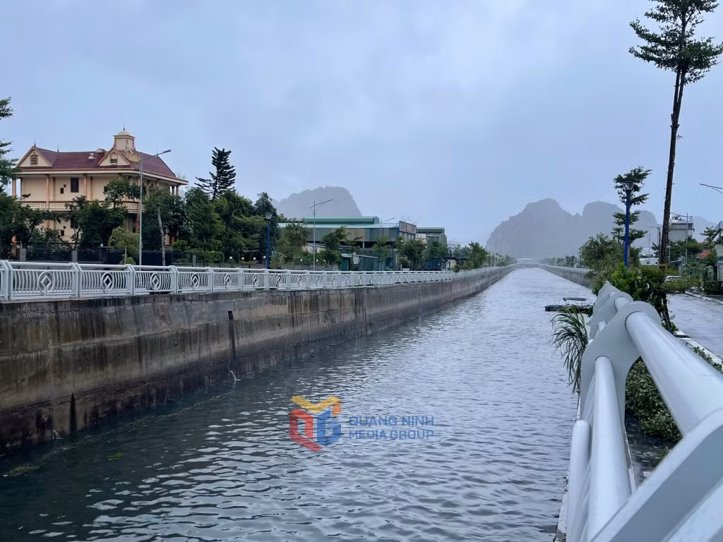 Hệ thống mương thoát nước Cẩm Đông, phường Cẩm Phả đảm bảo thoát nước hiệu quả trước ảnh hưởng của mưa bão.