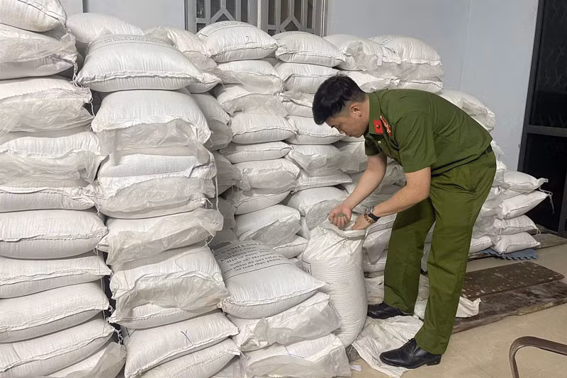 Truy tố cặp vợ chồng dùng hóa chất độc hại sản xuất hàng trăm tấn giá đỗ ảnh 2