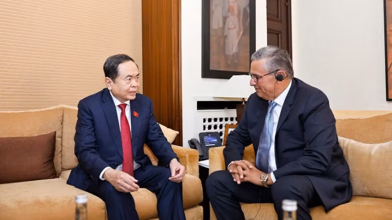Chủ tịch Quốc hội Trần Thanh Mẫn hội kiến Thủ tướng Morocco Aziz Akhannouch. (Ảnh: Doãn Tấn – TTXVN)