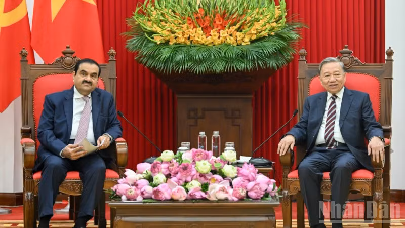 Tổng Bí thư Tô Lâm tiếp ông Gautam Adani, Chủ tịch Tập đoàn Adani. (Ảnh: DUY LINH)