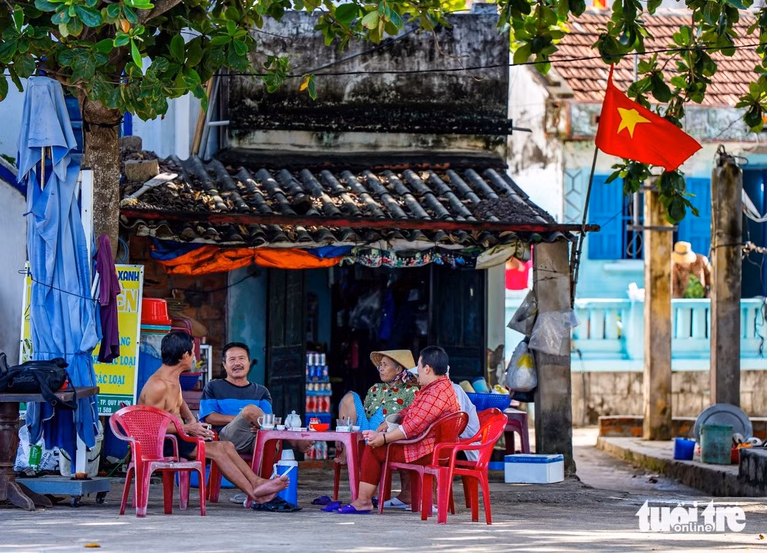 Cuộc sống bình yên của người dân trên đảo - Ảnh: DŨNG NHÂN