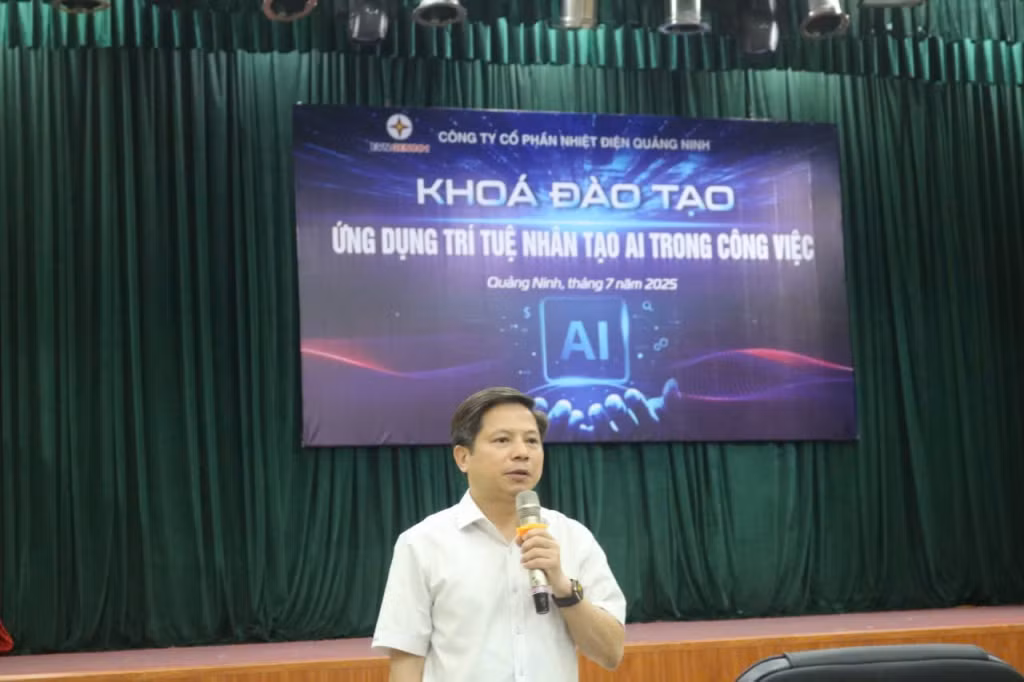 Ông Nguyễn Tuấn Anh, Bí thư Đảng ủy, Chủ tịch HĐQT Công ty phát biểu tại Chương trình.