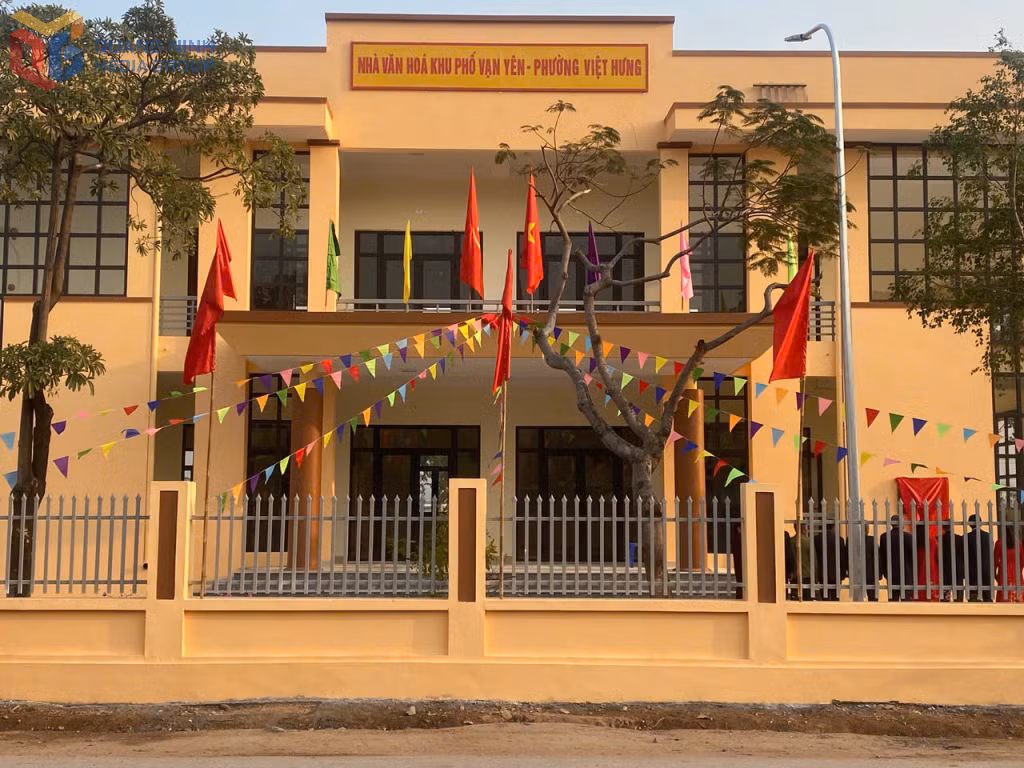 Nhà văn hóa khu phố Vạn Yên, phường Việt Hưng được xây dựng mới khang trang, to đẹp.