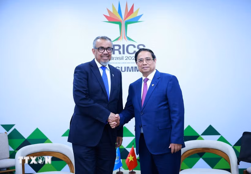 Thủ tướng Phạm Minh Chính gặp Tổng Giám đốc Tổ chức Y tế Thế giới (WHO) Tedros Adhanom Ghebreyesus. (Ảnh: Dương Giang/TTXVN)