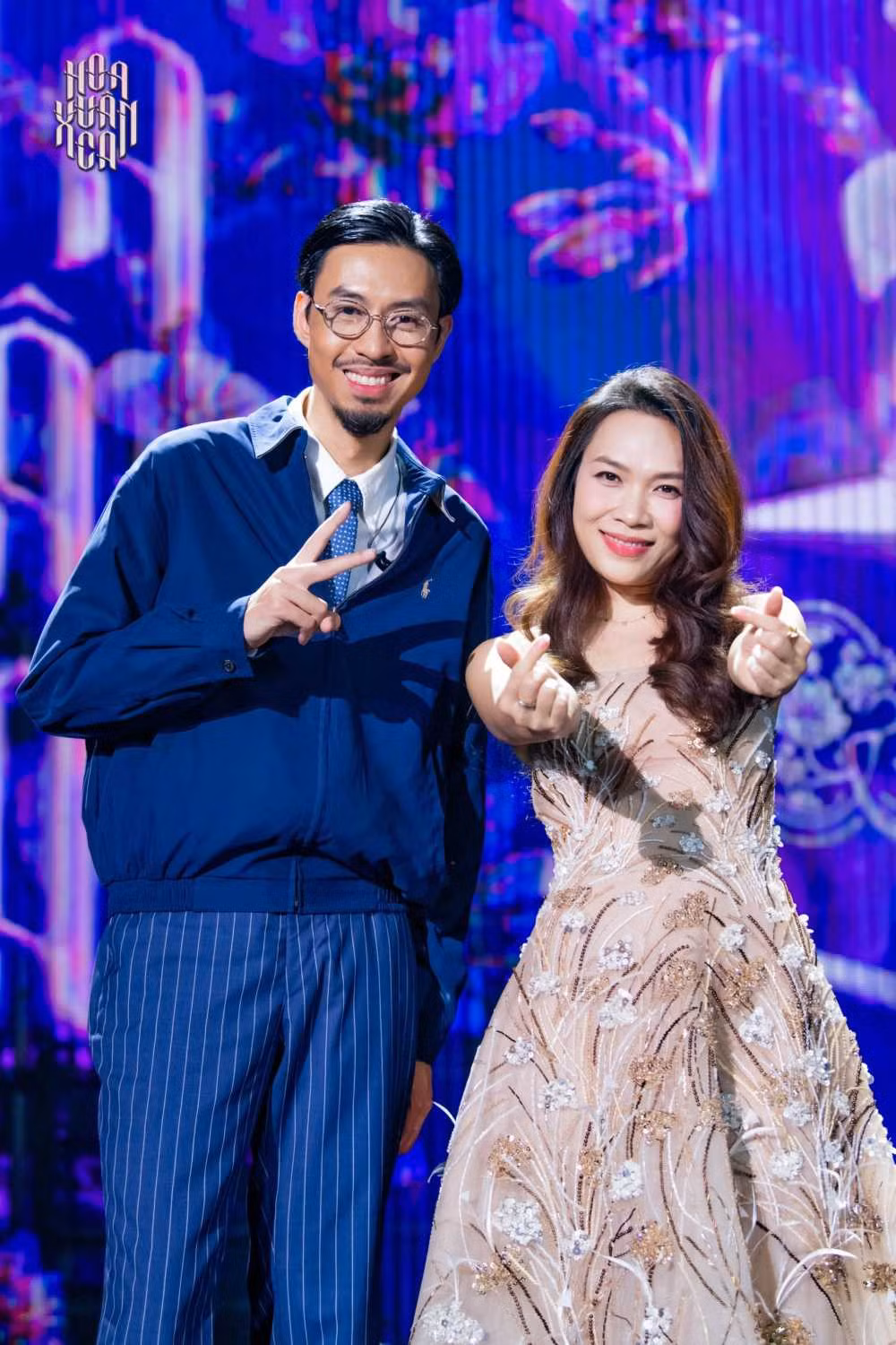 Đen Vâu và Mỹ Tâm trong chương trình “Hoa xuân ca“. Ảnh: VTV.