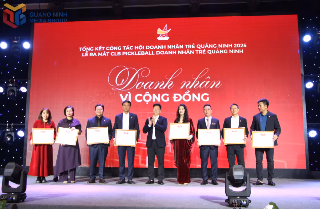 Hội Doanh nhân trẻ tỉnh Quảng Ninh vinh danh các doanh nghiệp có nhiều đóng góp cho các hoạt động an sinh vì cộng đồng.