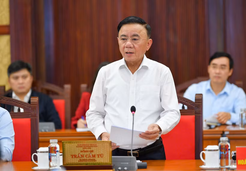 Đồng chí Trần Cẩm Tú, Ủy viên Bộ Chính trị, Thường trực Ban Bí thư, Trưởng Tiểu ban Tổ chức phục vụ Đại hội XIV của Đảng chủ trì họp Thường trực Tiểu ban. (Ảnh: THẾ ĐẠI)