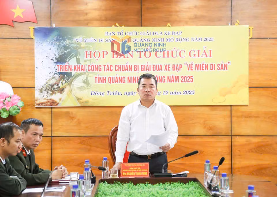 Đồng chí Nguyễn Thanh Tùng – Phó Giám đốc Sở Văn hóa, Thể thao và Du lịch – Trưởng Ban Tổ chức giải, phát biểu chỉ đạo tại cuộc họp.