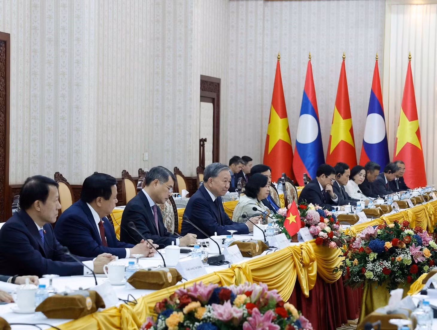 Tổng Bí thư Tô Lâm phát biểu tại cuộc hội kiến Thủ tướng Lào Sonexay Siphandone. (Ảnh: Thống Nhất/TTXVN)