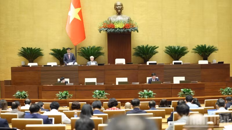 Quang cảnh phiên họp của Quốc hội chiều 8/12. (Ảnh: DUY LINH)