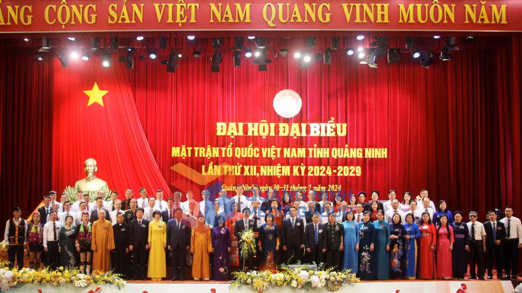 2024-07_Đại hội đại biểu MTTQ tỉnh Quảng Ninh lần thứ XII, nhiệm kỳ 2024-2029 - BCH khóa mới ra mắt Đại hội. Ảnh: Mạnh Trường