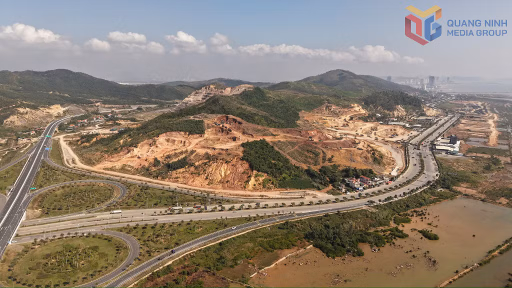 Dự án Công viên công cộng Tuần Châu (tại phường Tuần Châu và phường Việt Hưng) vừa được khởi công tháng 12/2025 mở thêm không gian xanh cho khu vực trung tâm của tỉnh.