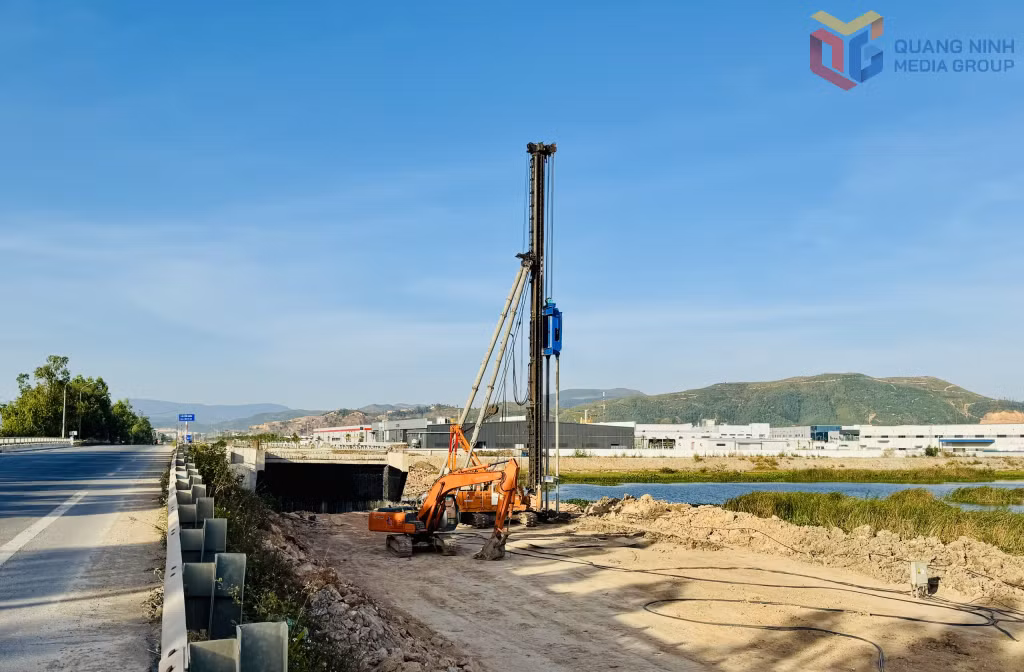 Thi công dự án mở rộng, nâng cấp đường tỉnh 338.