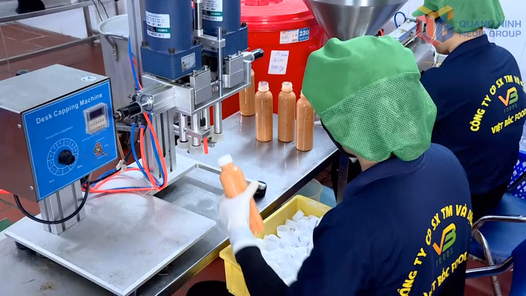 Phường An Sinh đẩy mạnh phát triển kinh tế tư nhân, mở rộng các nguồn thu ngân sách bền vững. Ảnh: Người lao động làm việc tại Công ty Cổ phần Thương mại và dịch vụ Việt Bắc Food.