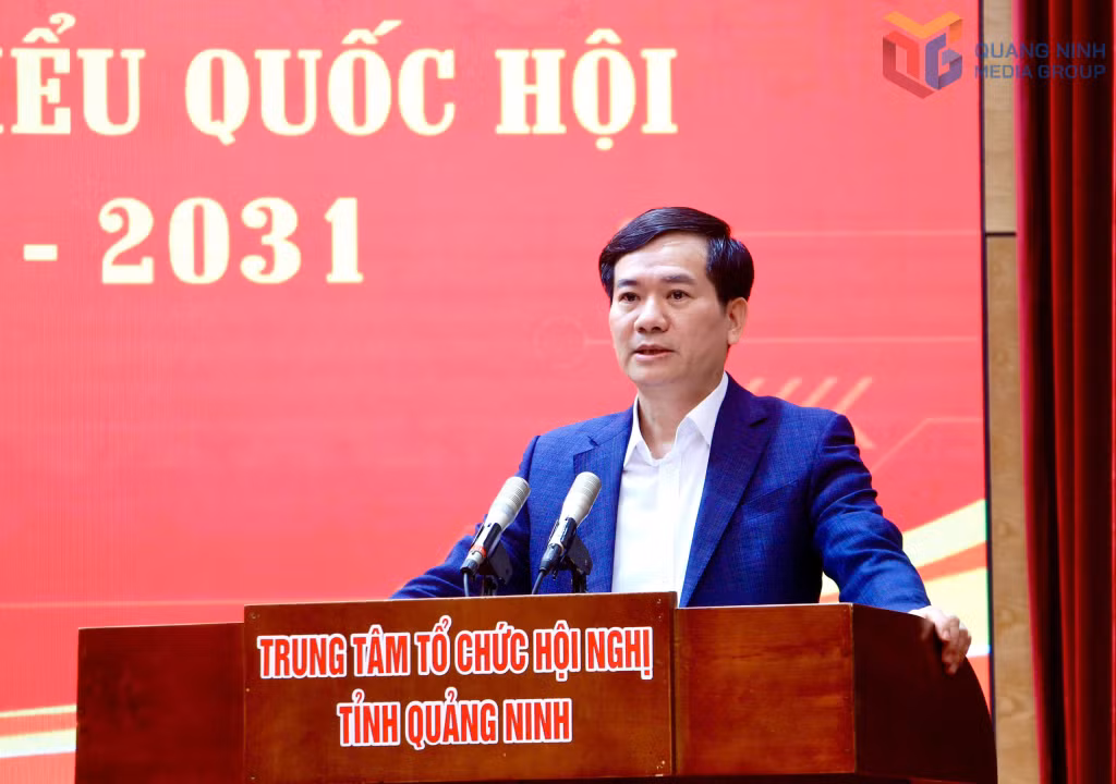 Đồng chí Vũ Quyết Tiến, Phó Bí thư Tỉnh ủy, Chủ tịch Ủy ban MTTQ tỉnh, phát biểu tại hội nghị.