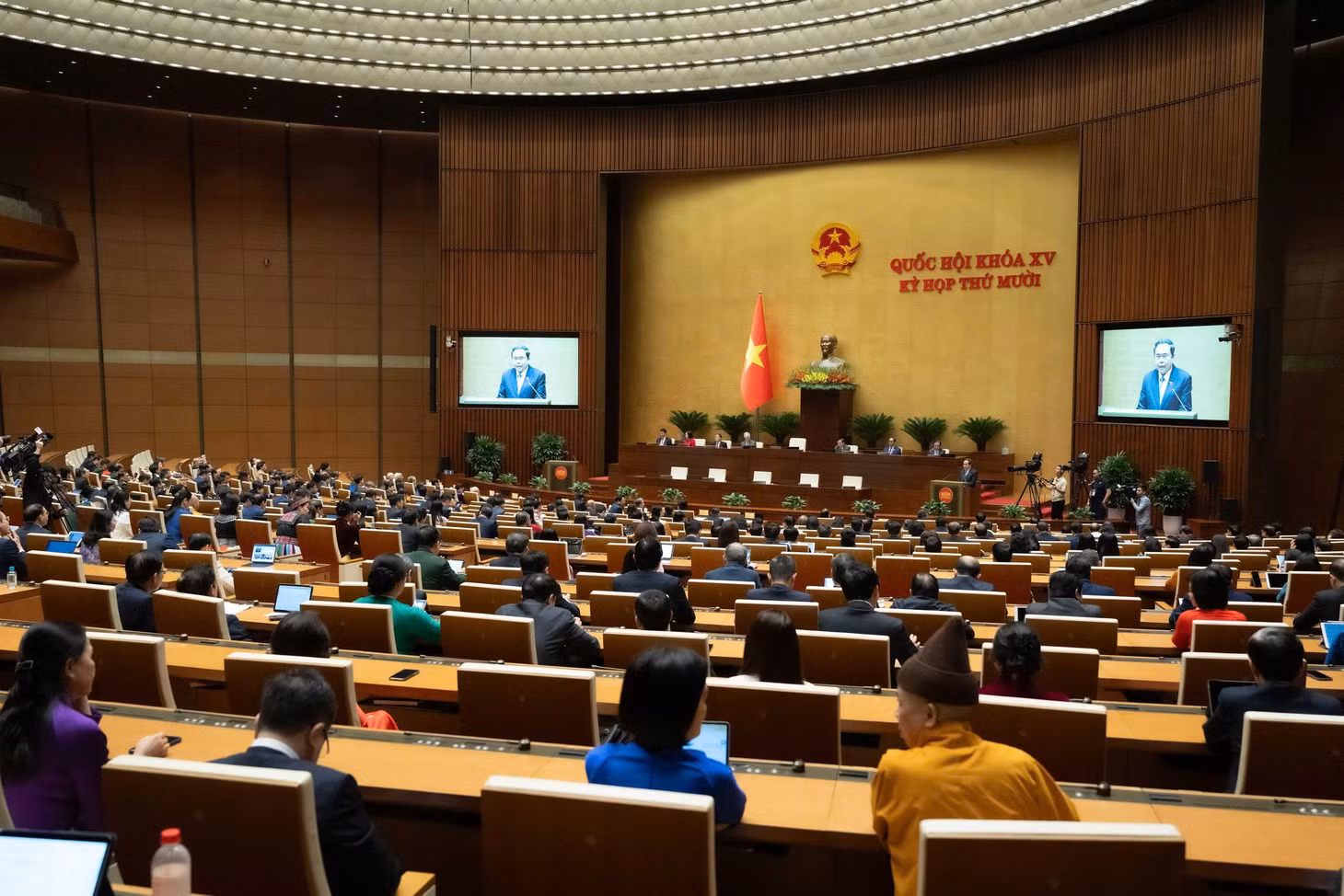 Quang cảnh phiên bế mạc Kỳ họp thứ 10