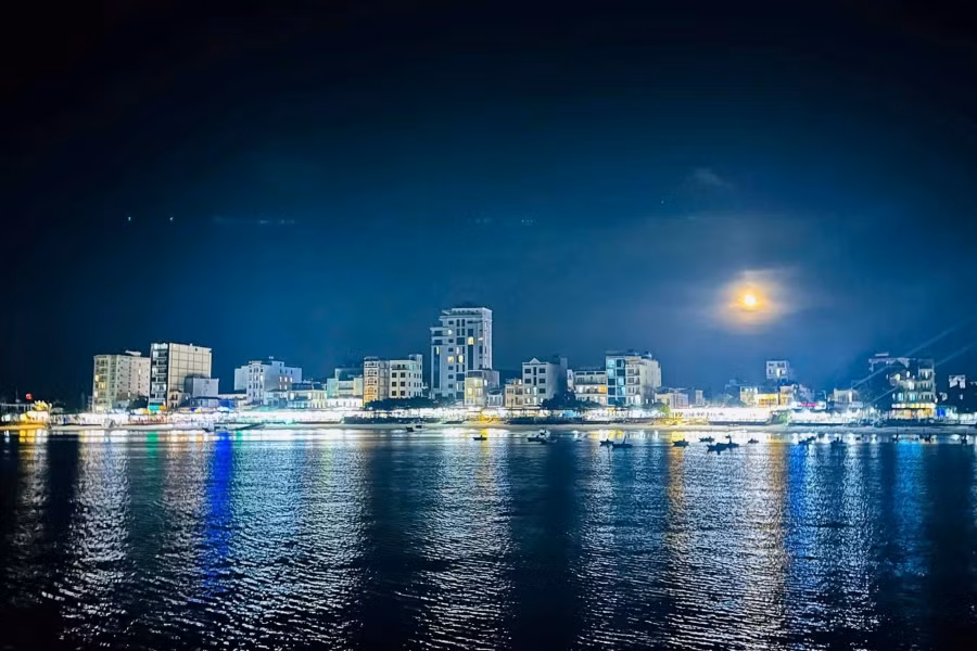 Thắp sáng những vùng đảo xa – Nỗ lực những người thợ điện nơi đầu sóng ảnh 1 Thắp sáng những vùng đảo xa – Nỗ lực những người thợ điện nơi đầu sóng ảnh 1
