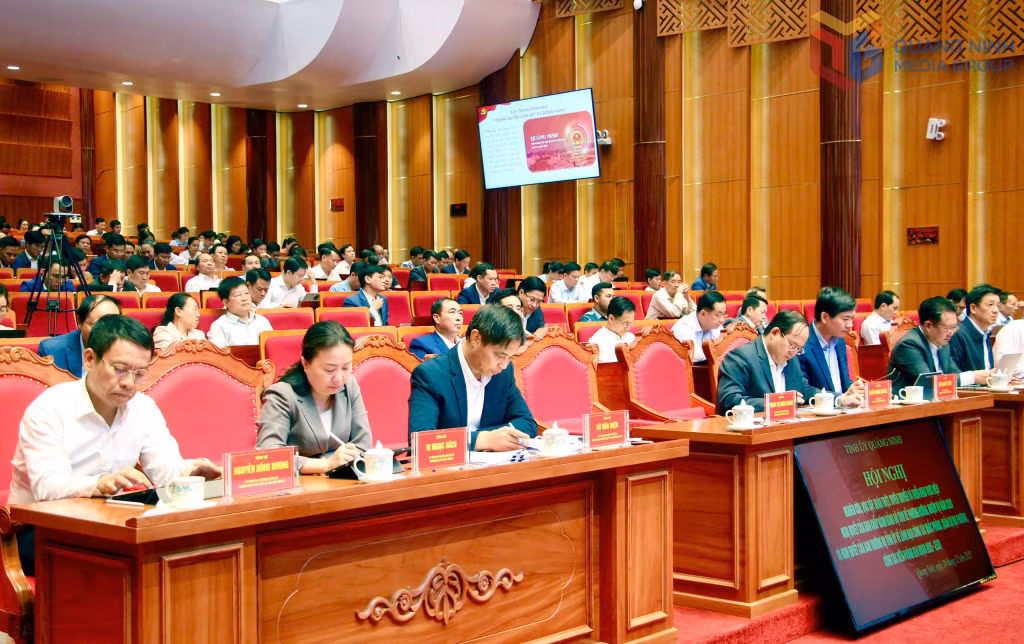 Các đại biểu tham dự hội nghị.