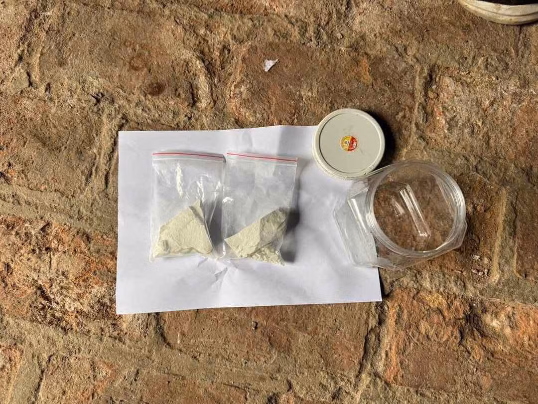 Tang vật ma túy heroin bị thu giữ trong vụ án mua bán trái phép chất ma túy tại Hưng Yên. Ảnh: Công an Hưng Yên