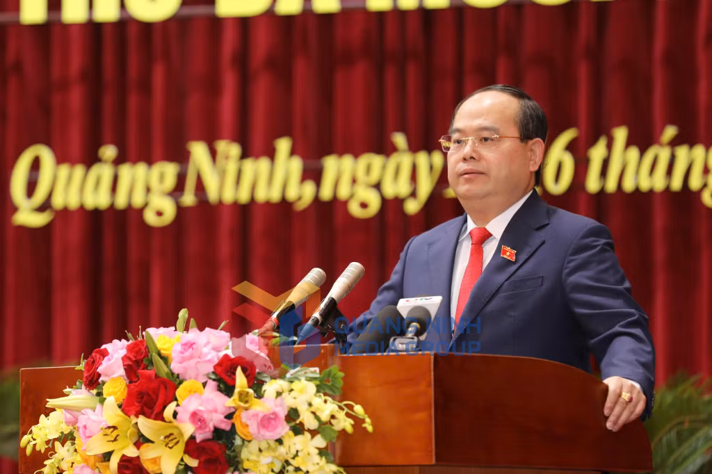Đồng chí Quản Minh Cường, Bí thư Tỉnh ủy, Trưởng Đoàn ĐBQH tỉnh, phát biểu chỉ đạo tại kỳ họp (12-2025). Ảnh PV