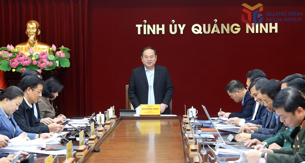Đồng chí Quản Minh Cường, Bí thư Tỉnh ủy, Trưởng Đoàn ĐBQH tỉnh, kết luận hội nghị.