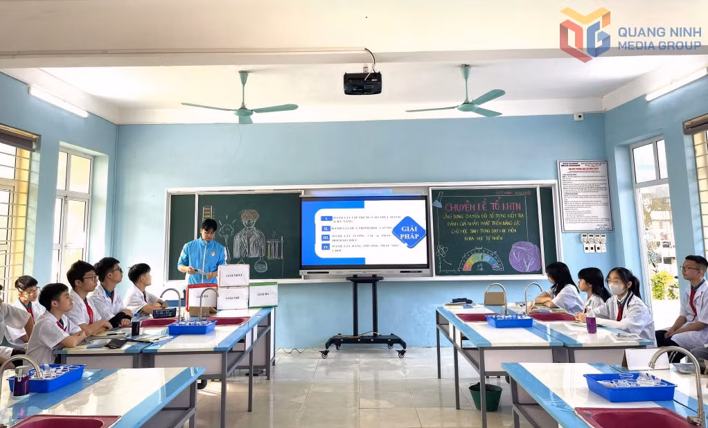 Một giờ học ứng dụng chuyển đổi số trong dạy học môn khoa học tự nhiên tại Trường TH-THCS-THPT Nguyễn Bình Khiêm.