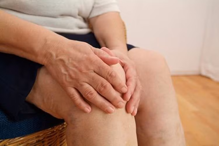 5 cách phòng tránh đau xương khớp mùa lạnh- Ảnh 1.