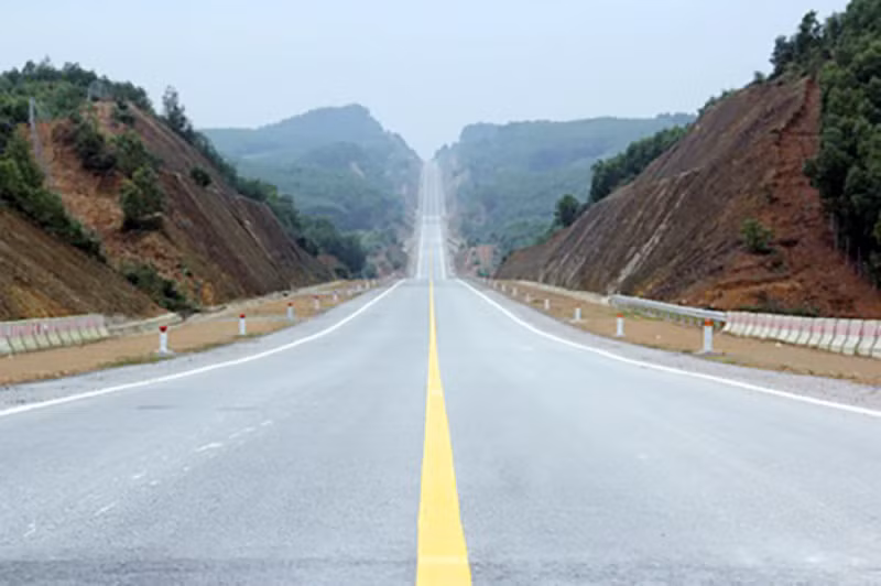 Tuyến cao tốc Cam Lộ - La Sơn.