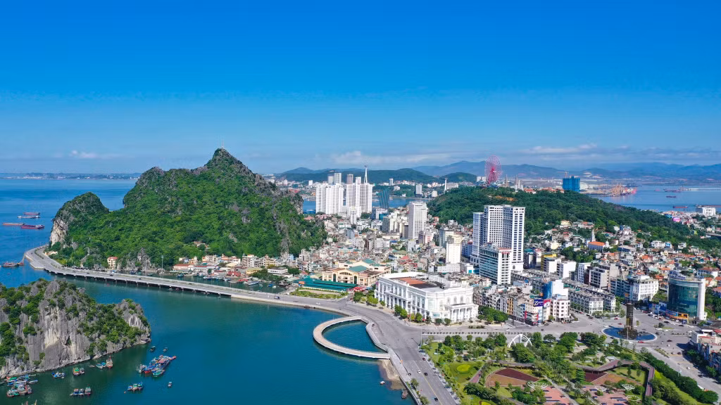 Đô thị Hạ Long ngày càng khang trang, sạch đẹp. Ảnh: Đỗ Phương