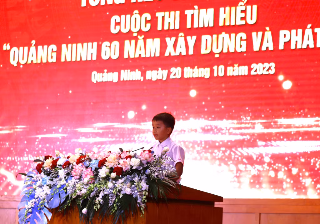 Em Lại Cao Trọng, Học sinh lớp 2D, Trường Tiểu học Hiệp Hòa (TX Quảng Yên) - thí sinh nhỏ tuổi nhất phát biểu cảm xúc khi tham gia Cuộc thi.