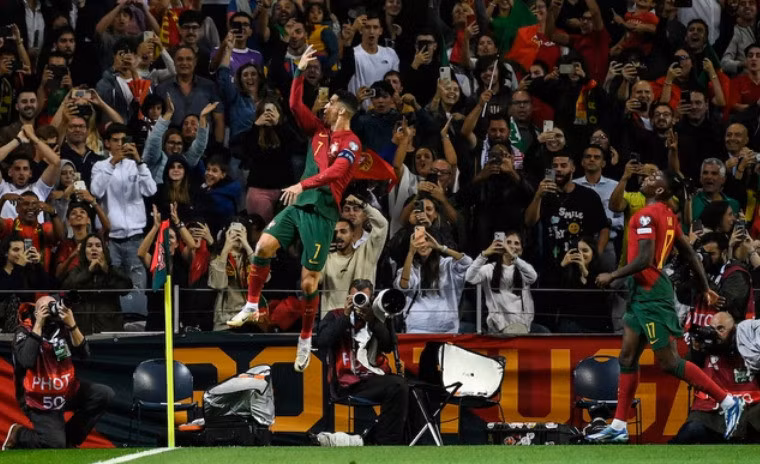 Ronaldo vẫn là "đầu tầu" đưa Bồ Đào Nha giành vé sớm dự VCK EURO 2024. Ảnh: Reuters