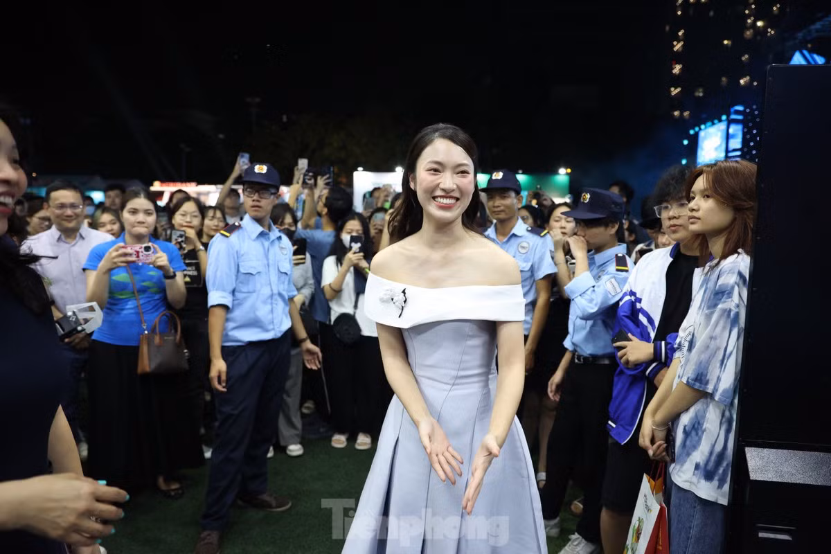 MC Khánh Vy nổi tiếng với thành tích học tập đáng nể, là hình mẫu truyền cảm hứng của nhiều người trẻ.