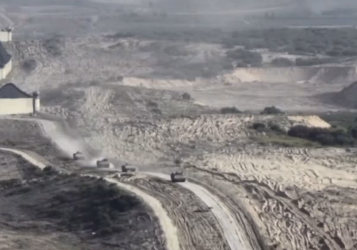 Hình ảnh cắt từ video do IDF công bố cho thấy xe tăng Israel ở Dải Gaza vào ngày 28/102023.
