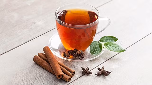Trà quế giúp tăng cường miễn dịch và ổn định đường trong máu.