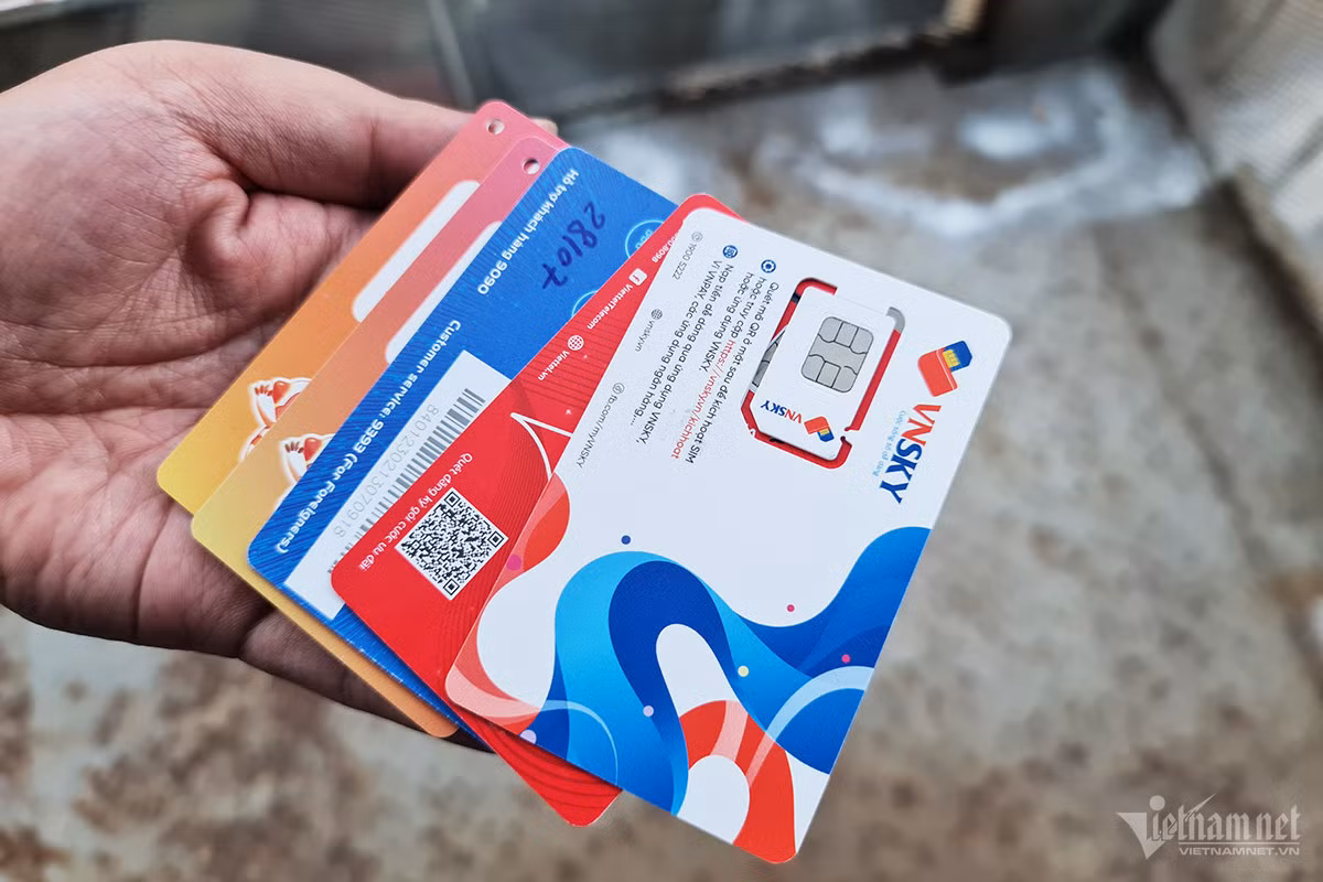 SIM rác, SIM kích hoạt sẵn vẫn tồn tại và được mua bán công khai. Ảnh: Trọng Đạt