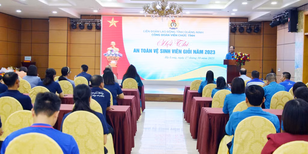 Lãnh đạo CĐVC tỉnh phát biểu khai mạc tại Hội thi an toàn vệ sinh viên giỏi năm 2023.