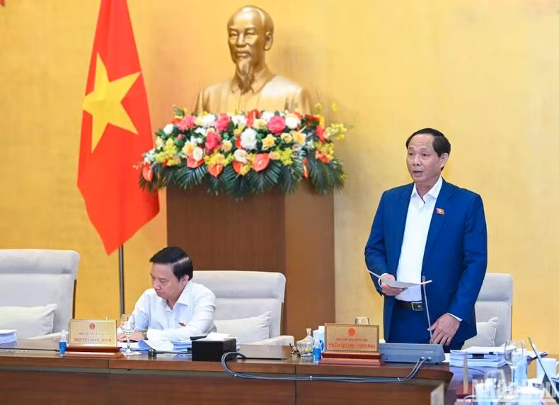 Phó Chủ tịch Quốc hội Trần Quang Phương điều hành nội dung phiên họp. (Ảnh: DUY LINH)
