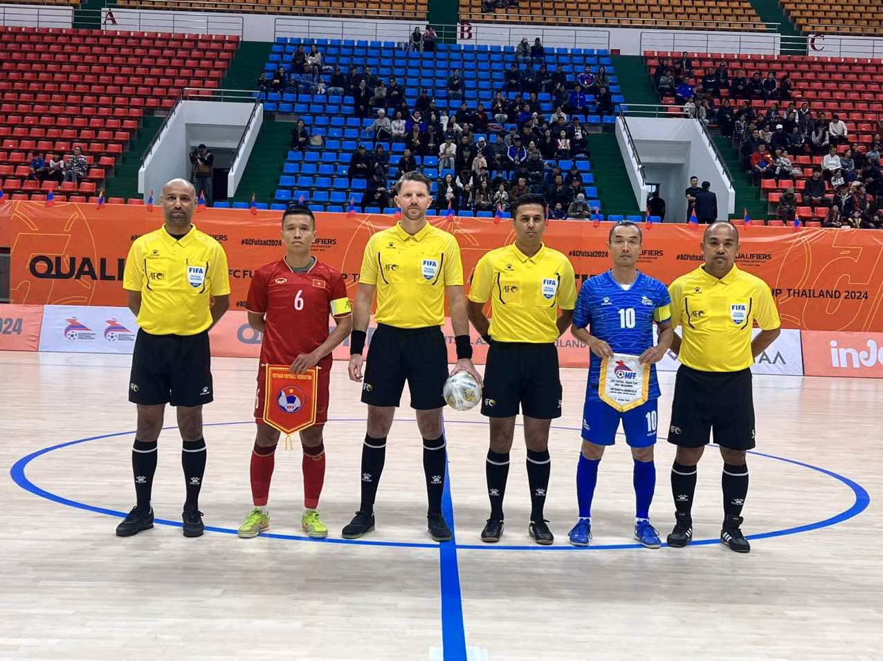 Tuyển futsal Việt Nam chiến thắng dễ dàng trận ra quân
