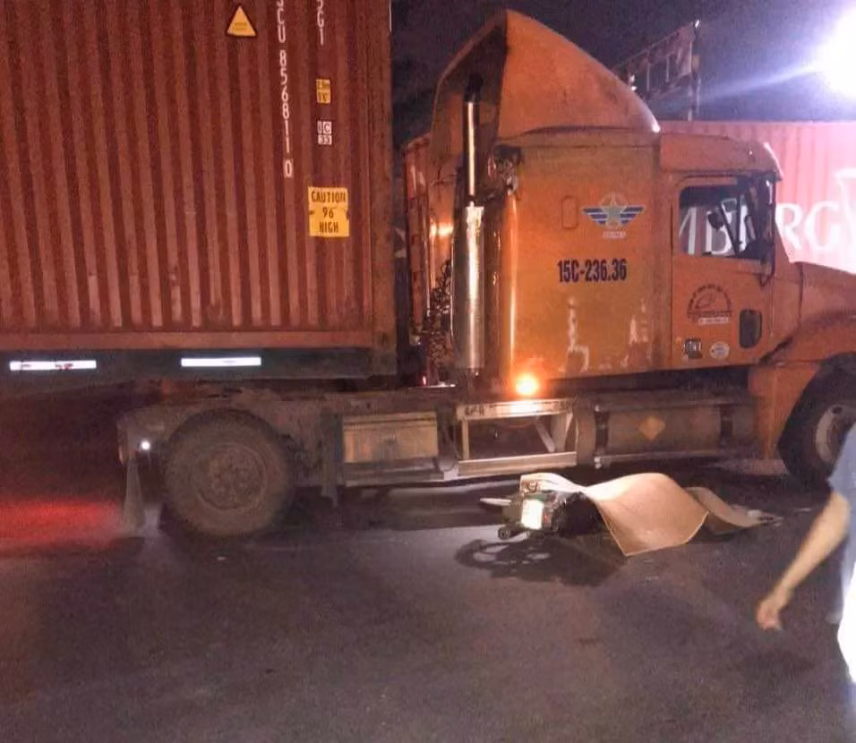 Hiện trường vụ tai nạn khiến 3 người thương vong.